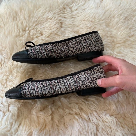 CHANEL Tweed Leather Toe Cap Classic Designer Blogger CC Flats 35 - Picture 7 of 15